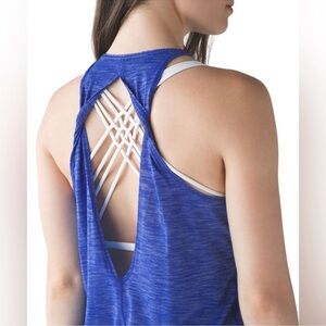 Lululemon‎ Trapeze Twist Tank Top Women's 4 Harbor Blue W1AAFS